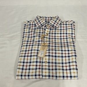 NWT Men’s short sleeve button down Trend shirt